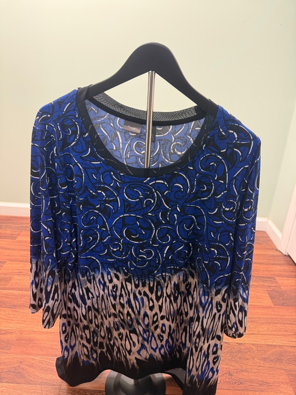 Women’s Blue Patterned Long Sleeve Blouse